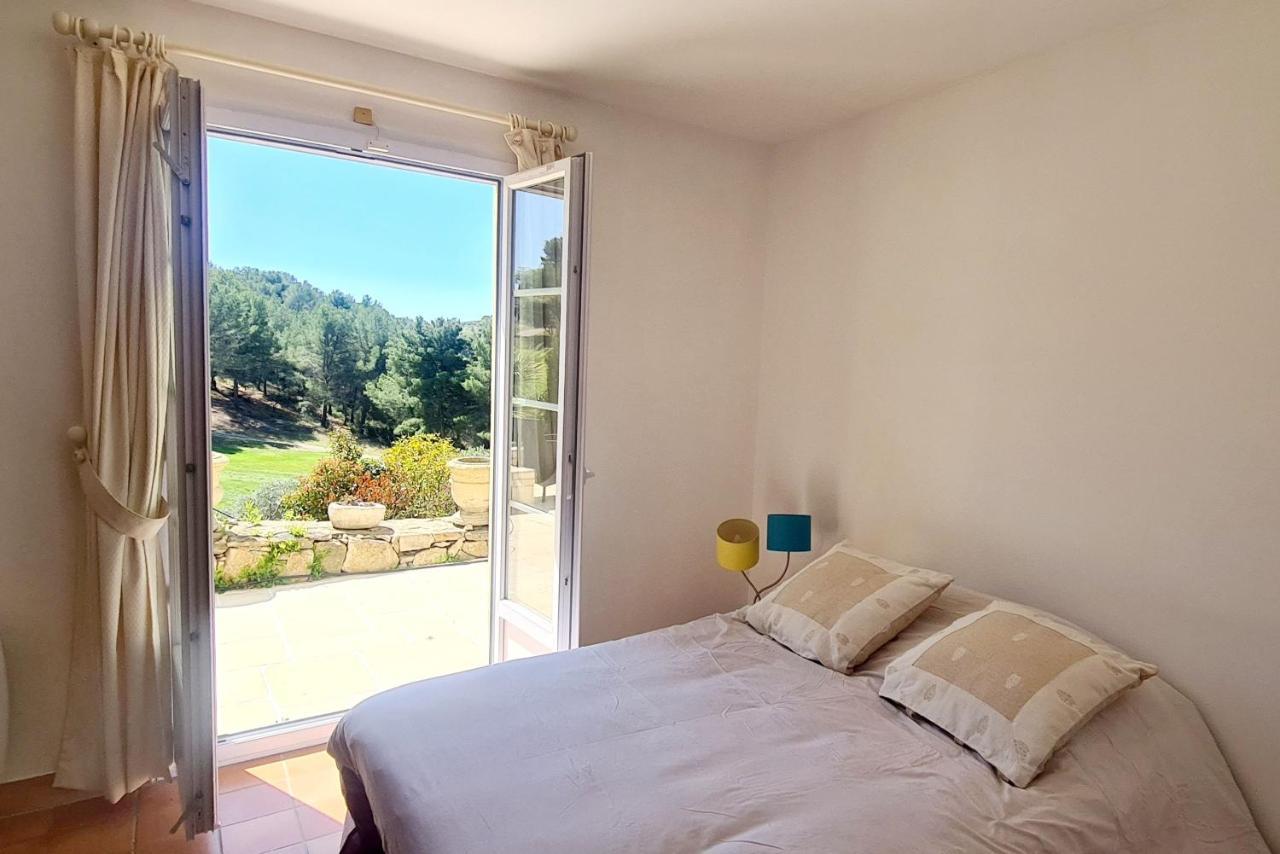 Villa Dans Cadre D'Exception - Golf, Piscine Et Tennis Prive Saint-Cyr-sur-Mer Exterior photo